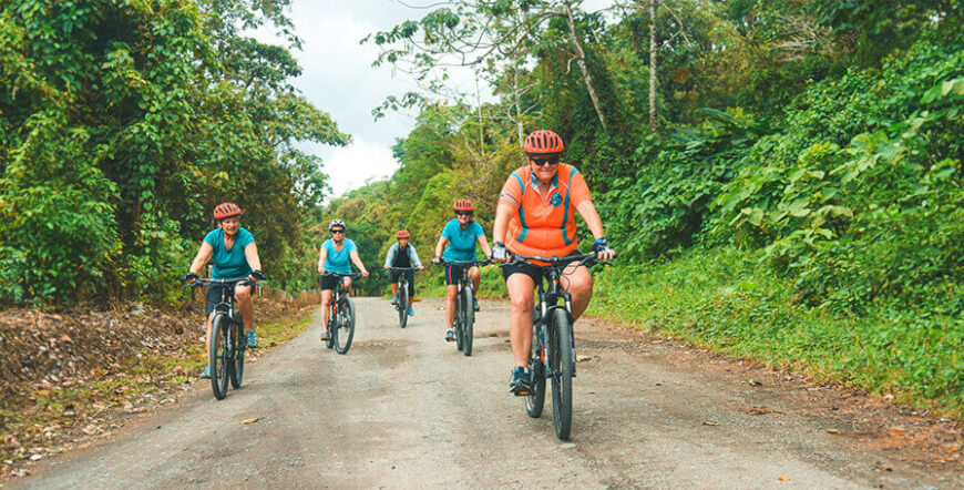 Adventure Connection between Monteverde and La Fortuna: Pedal & Paddle